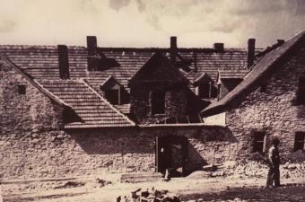 Ratusz w czasie okupacji przebudowany na „Dom Niemiecki”, źródło – archiwum prywatne: Maria Lipka – Stępniewska